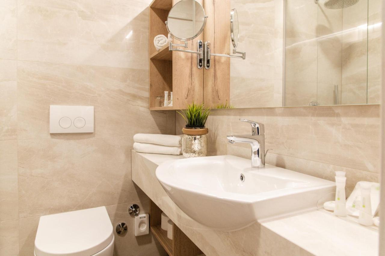 Budget Double Room Atrium