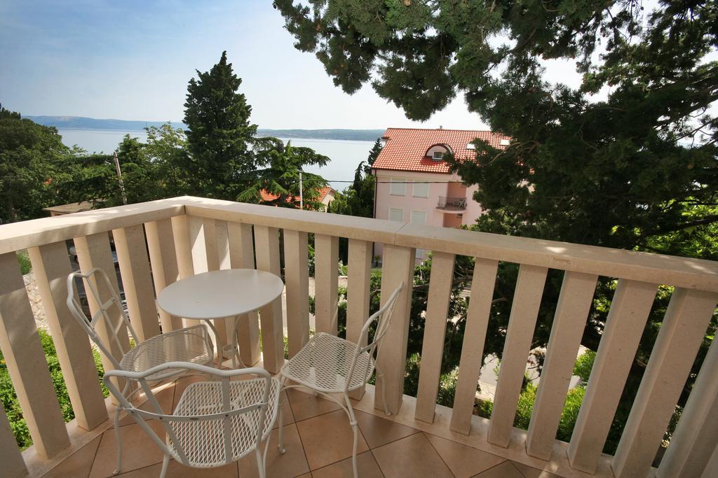 Studio with Sofa Bed and Balcony,664496637:JPEG