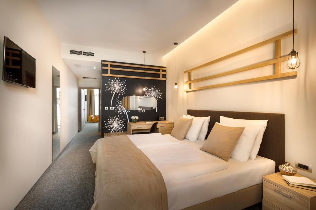 Premium Family Room (2 adults + 2 children),1212337210:JPEG