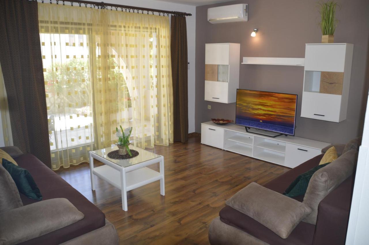 One-Bedroom Apartment,1117683072:JPEG