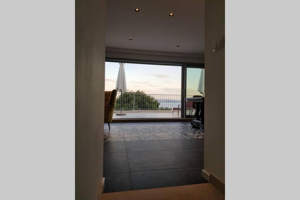One-Bedroom Apartment,1130108886:JPEG