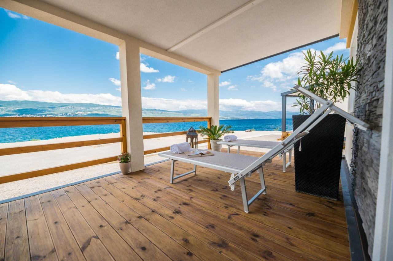 Deluxe Mobilheim mit 2 Schlafzimmern, Terrasse und Meerblick
