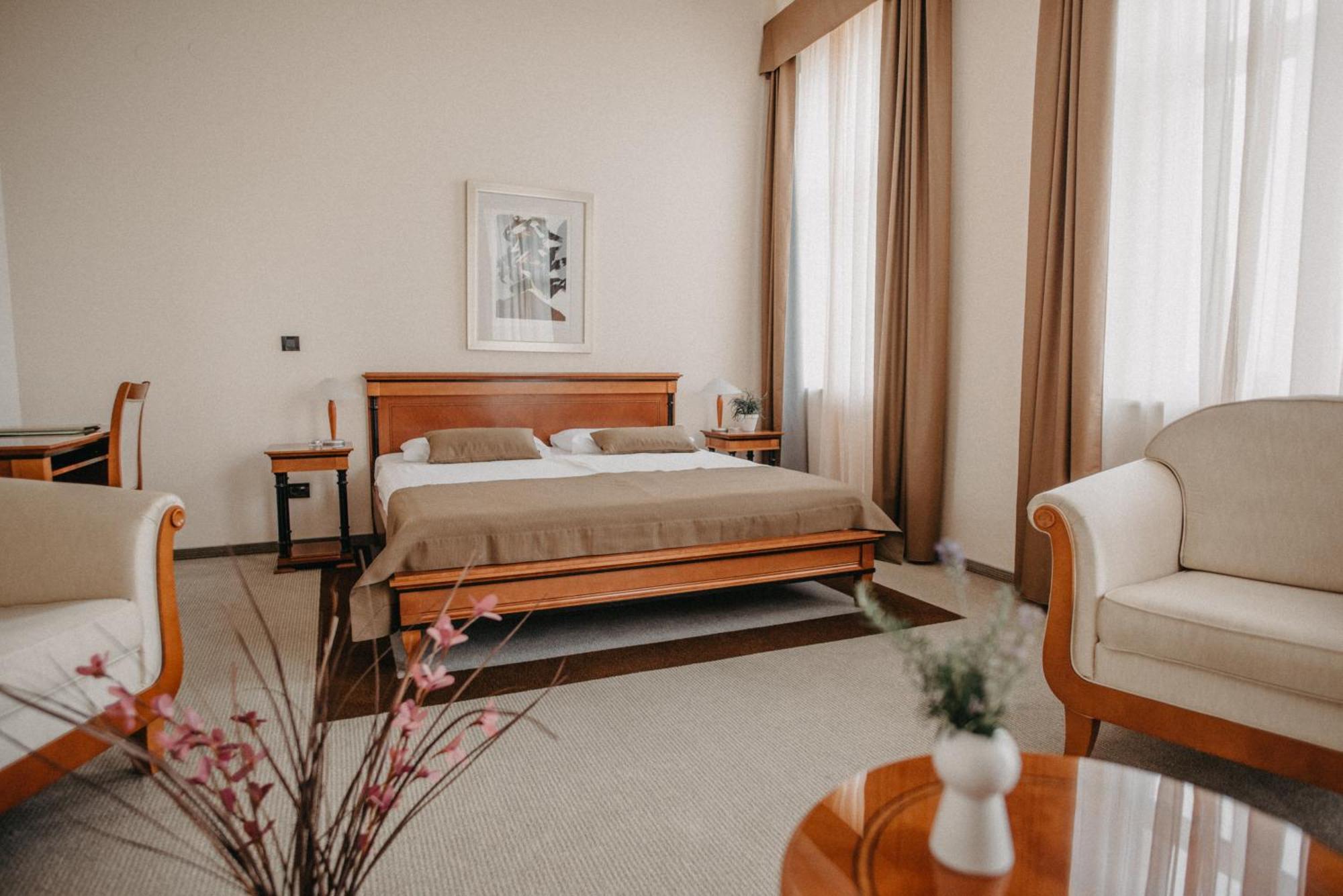 Luxury Double Room with Balcony,1262756185:JPEG