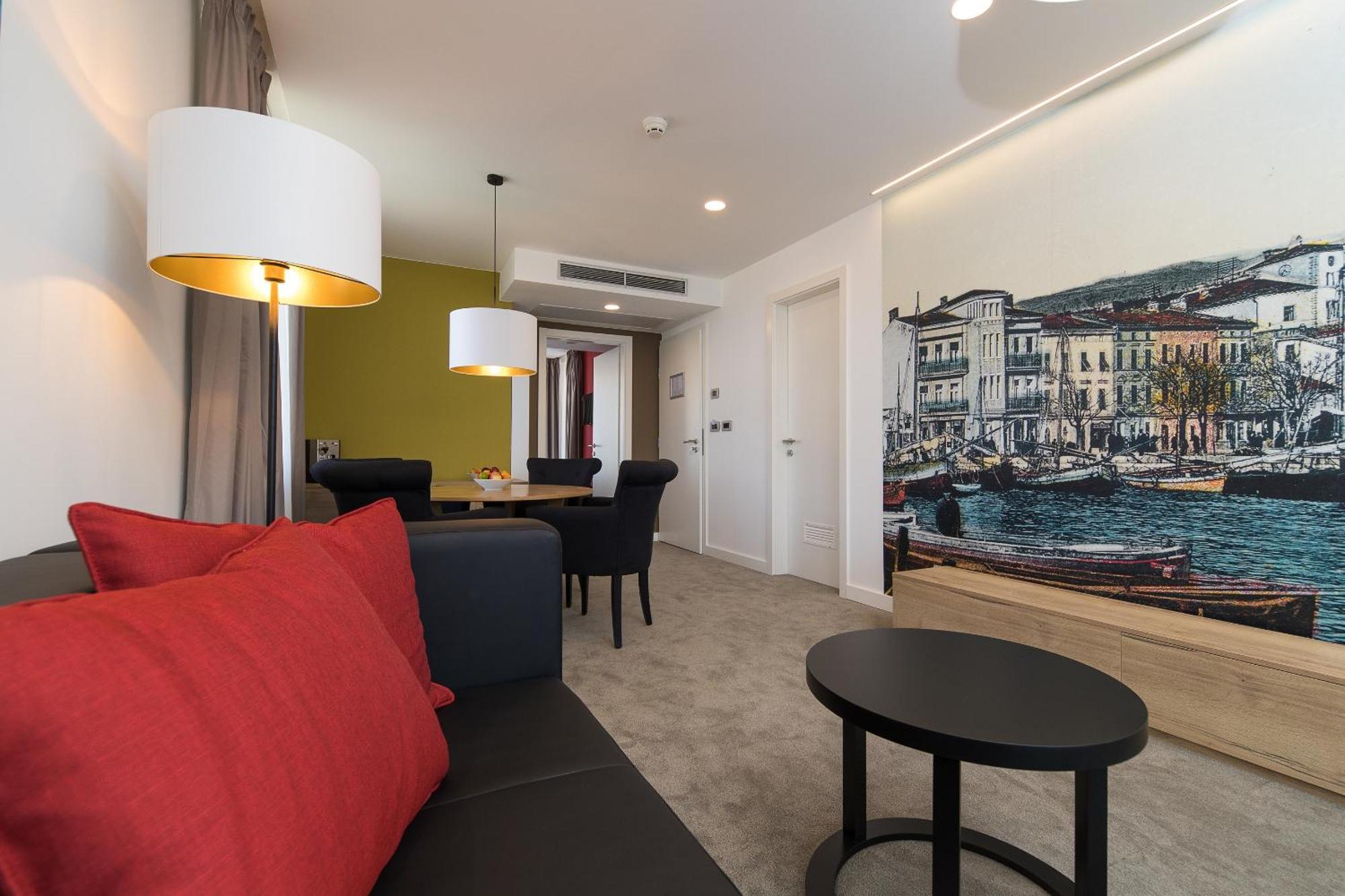 Superior Suite with Sea Side View and Balcony,1277213845:JPEG