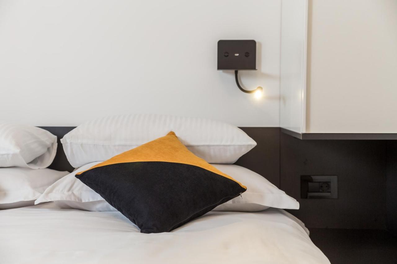 Deluxe Double Room Bath