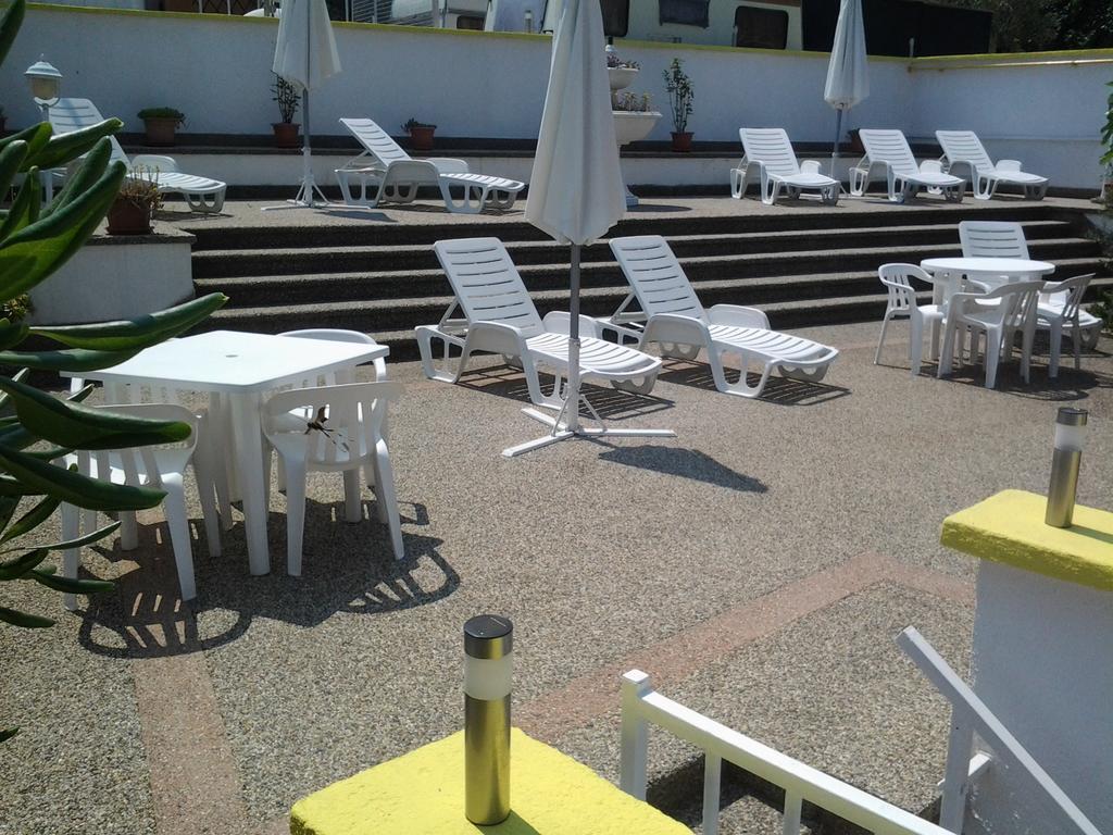 Doppelzimmer mit Patio