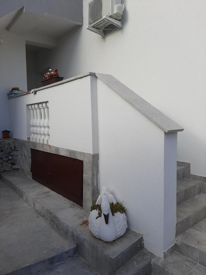 Apartment mit Balkon