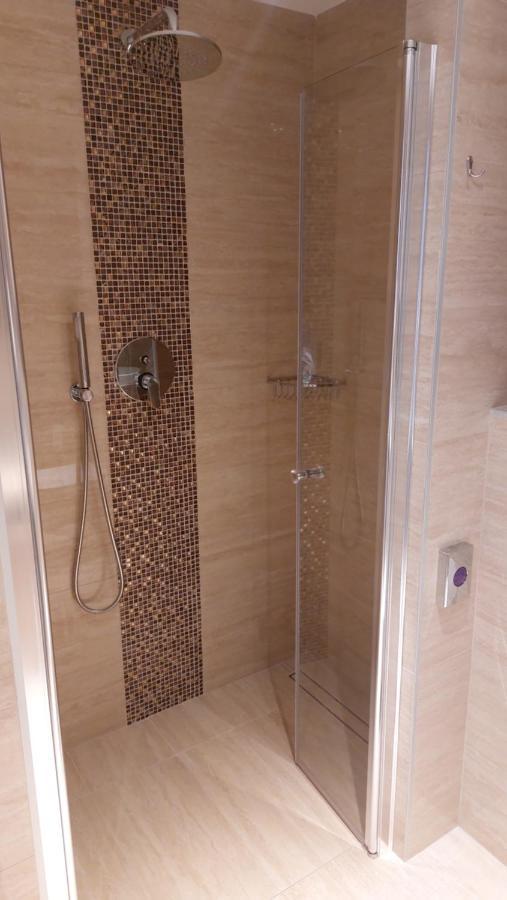 Two-Bedroom Apartment,1252253101:JPEG