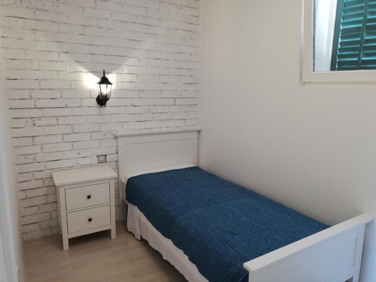 Two-Bedroom Apartment with Balcony and Sea View,1262972257:JPEG