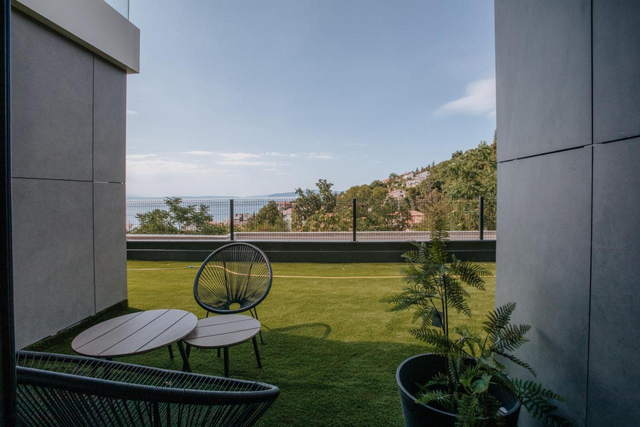 One-Bedroom Apartment Sea View