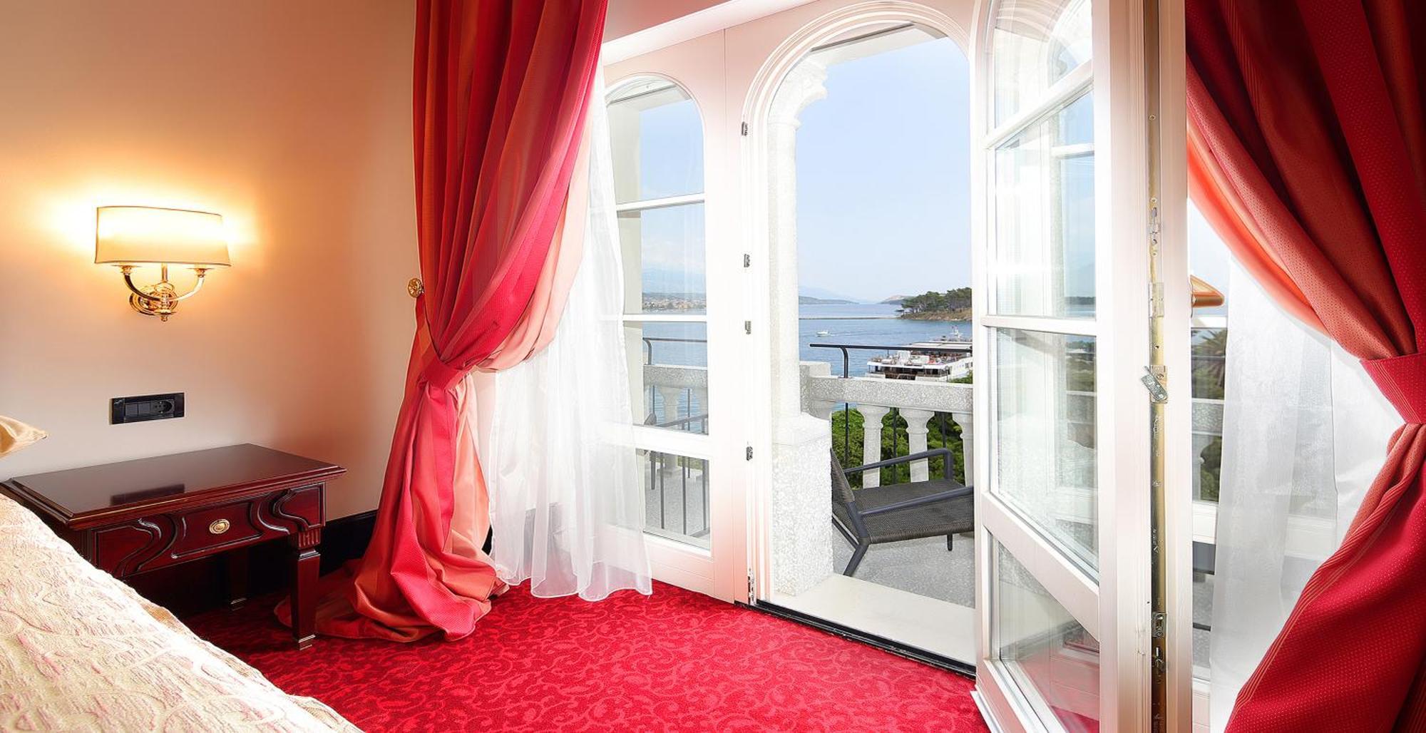 Deluxe Familienzimmer mit Balkon (2 Erwachsene + 2 Kinder)