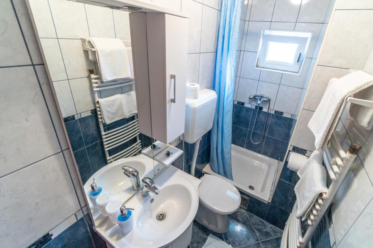Double Room with Balcony and Sea View,1286570929:JPEG