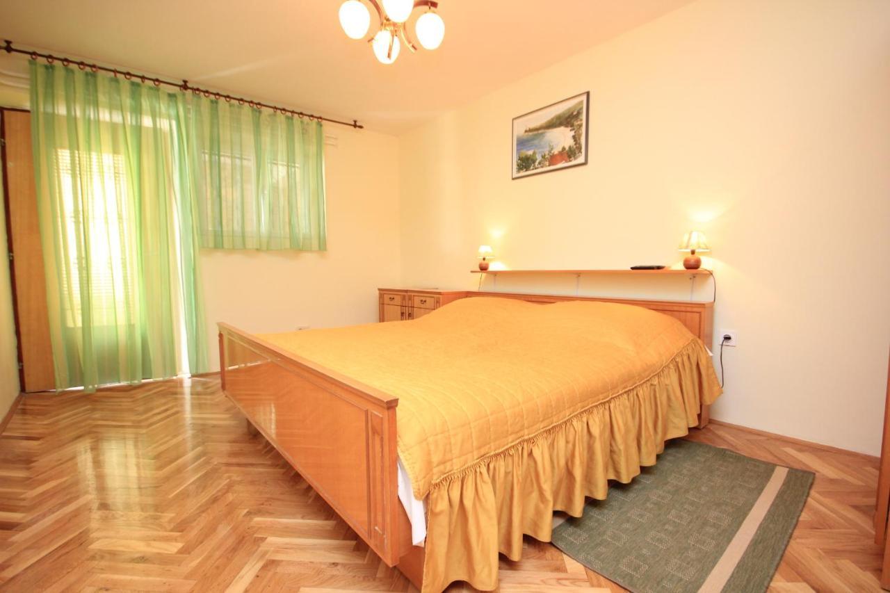 One-Bedroom Apartment with Terrace and Sea View,1305570196:JPEG
