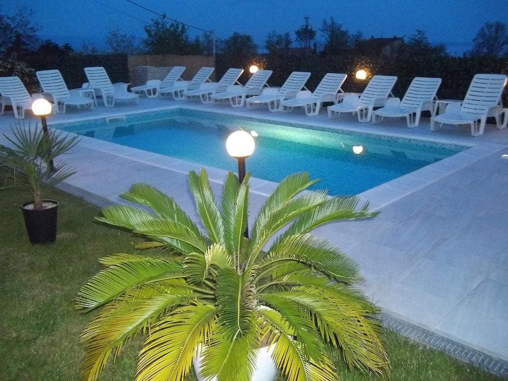 One-Bedroom Apartment with Terrace and Sea View,152132341:JPEG