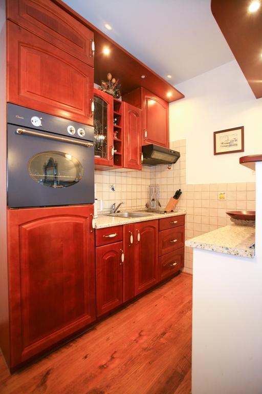 One-Bedroom Apartment,140474892:JPEG