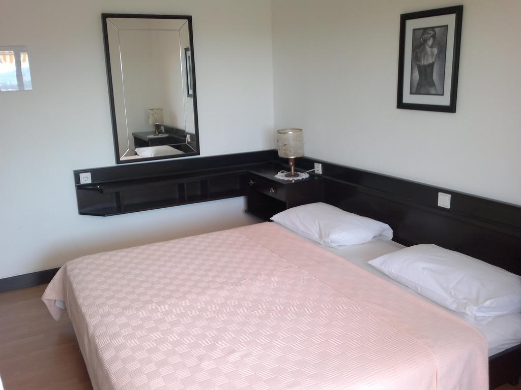 Deluxe Double Room with Balcony,141963345:JPEG