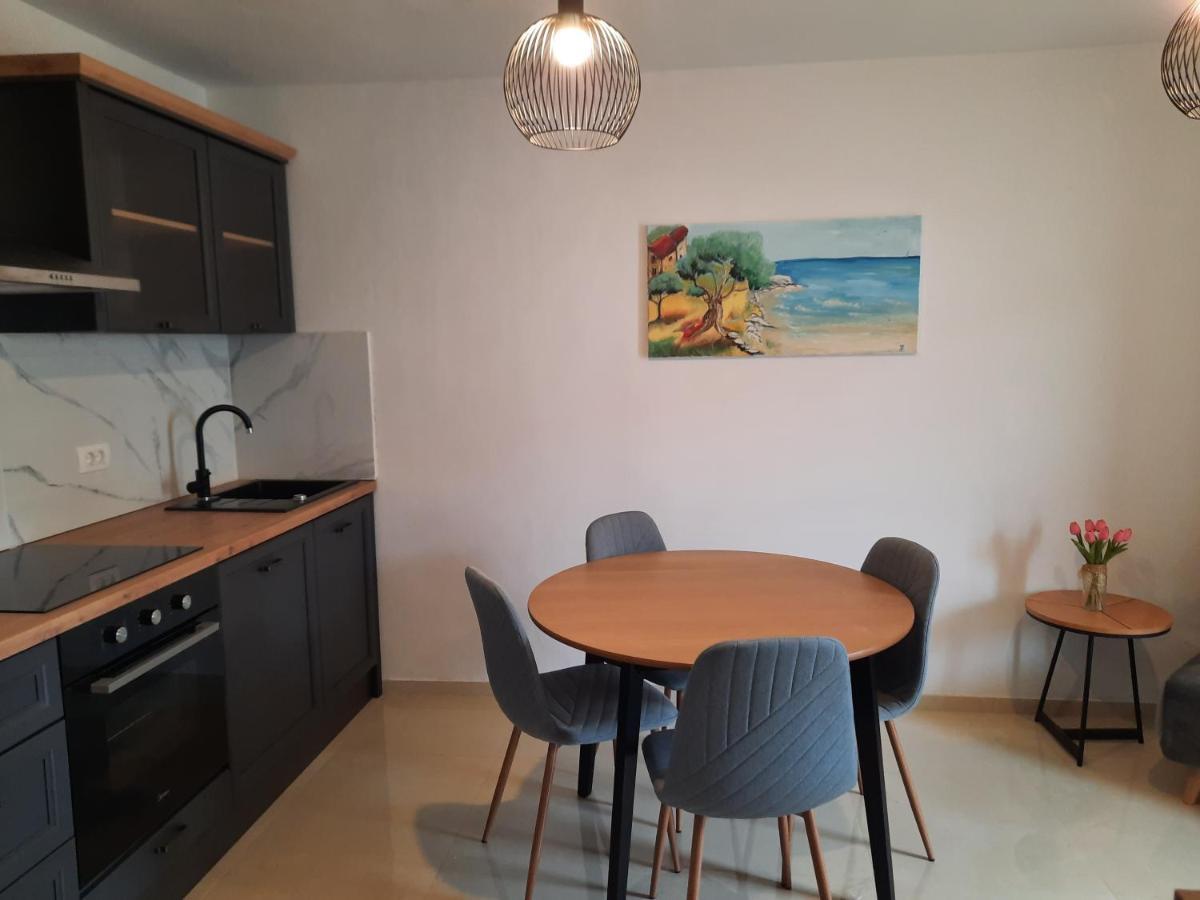 Apartment with Terrace,1420892454:JPEG