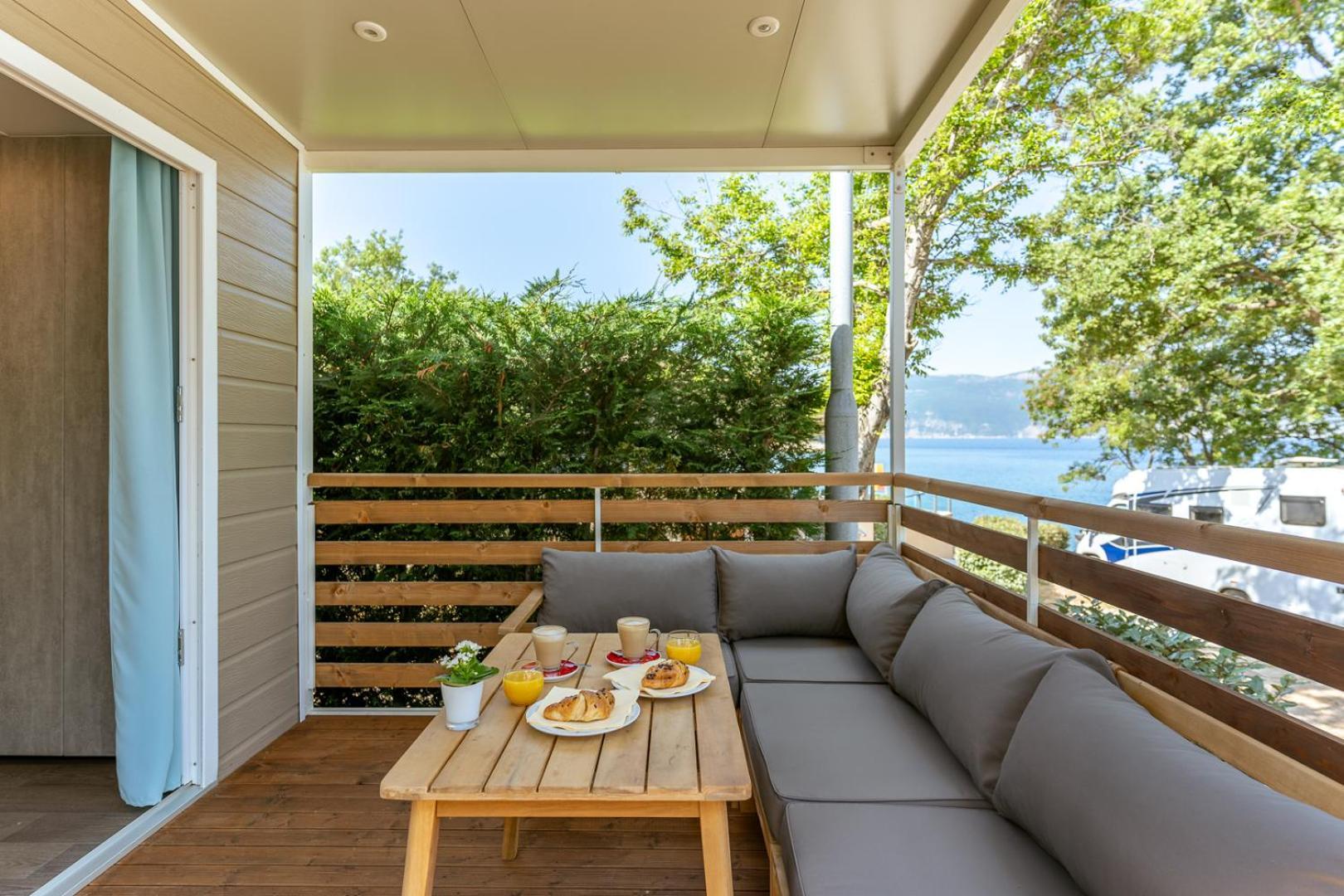 Deluxe Double Room with Sea View,1539771685:JPEG