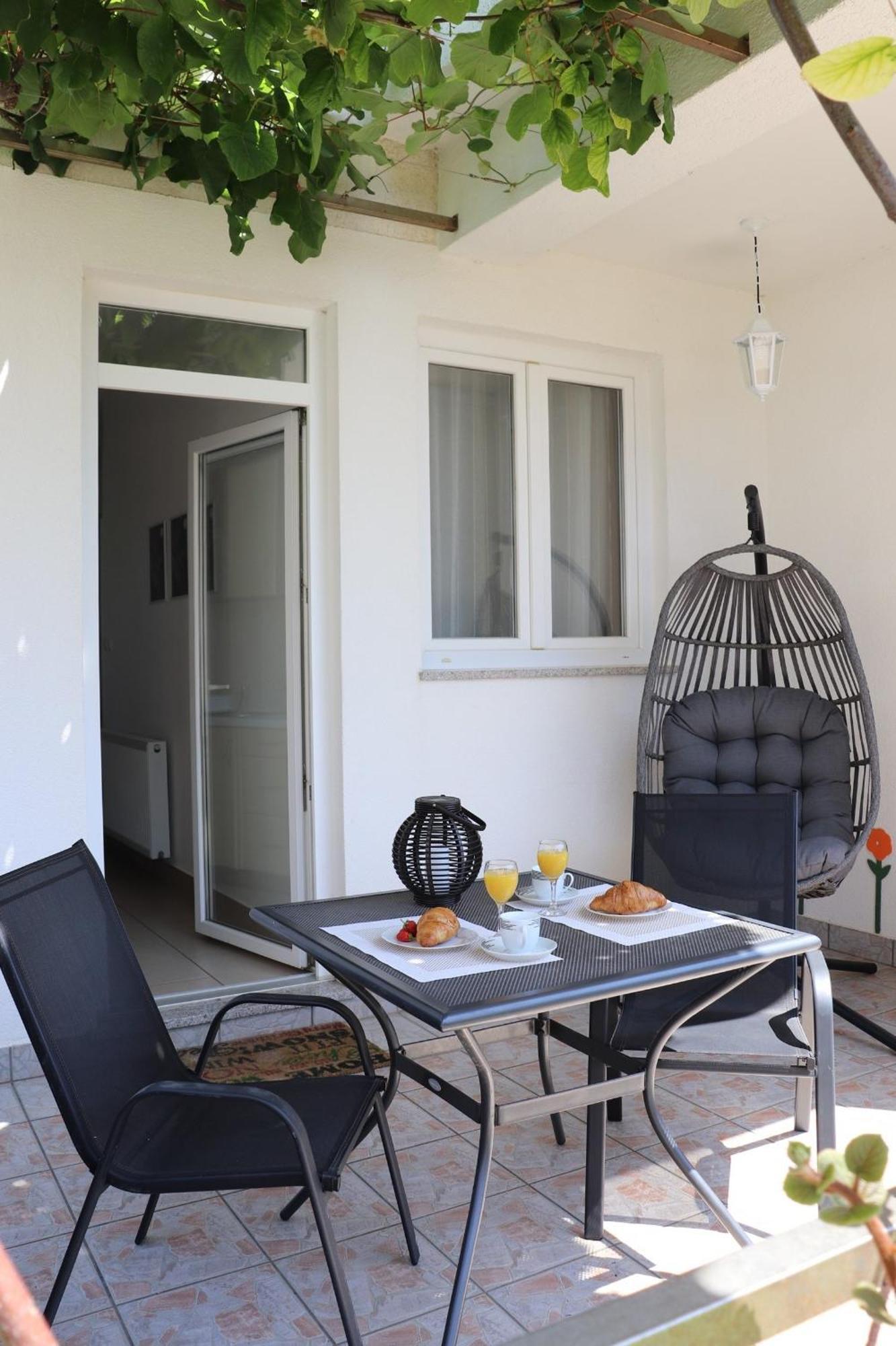 One-Bedroom Apartment Terrace