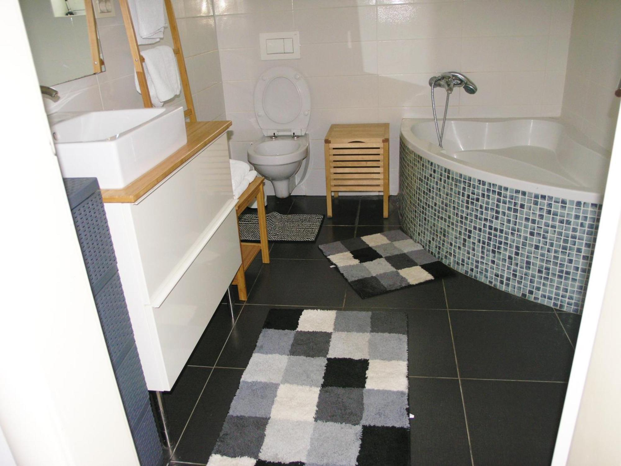 One-Bedroom Apartment,1553973136:JPEG