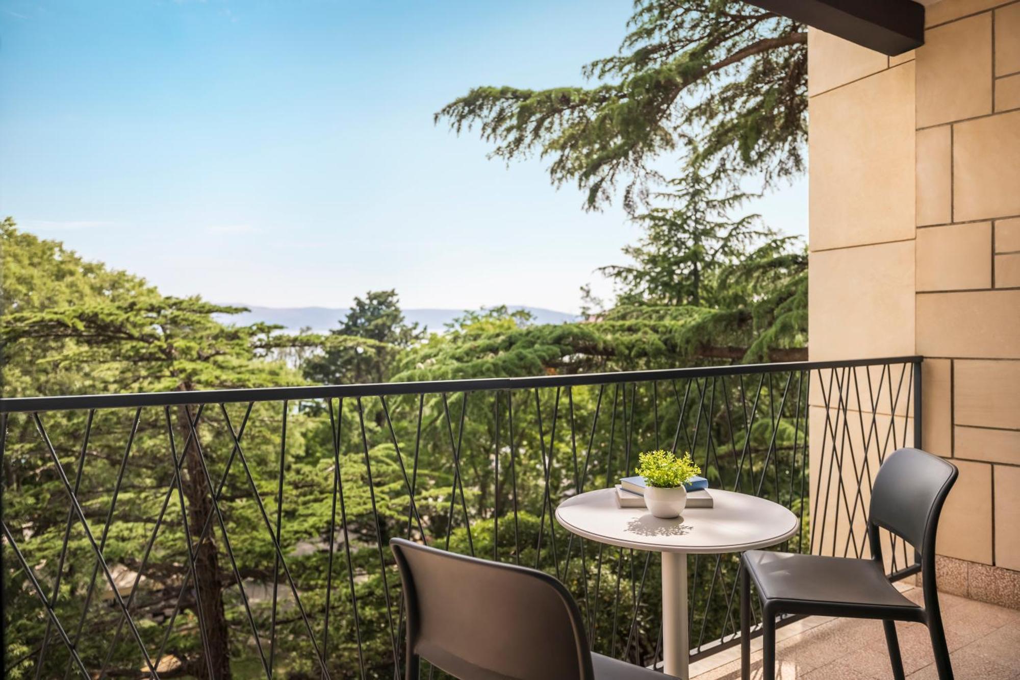Comfort Suite Seaside Balcony