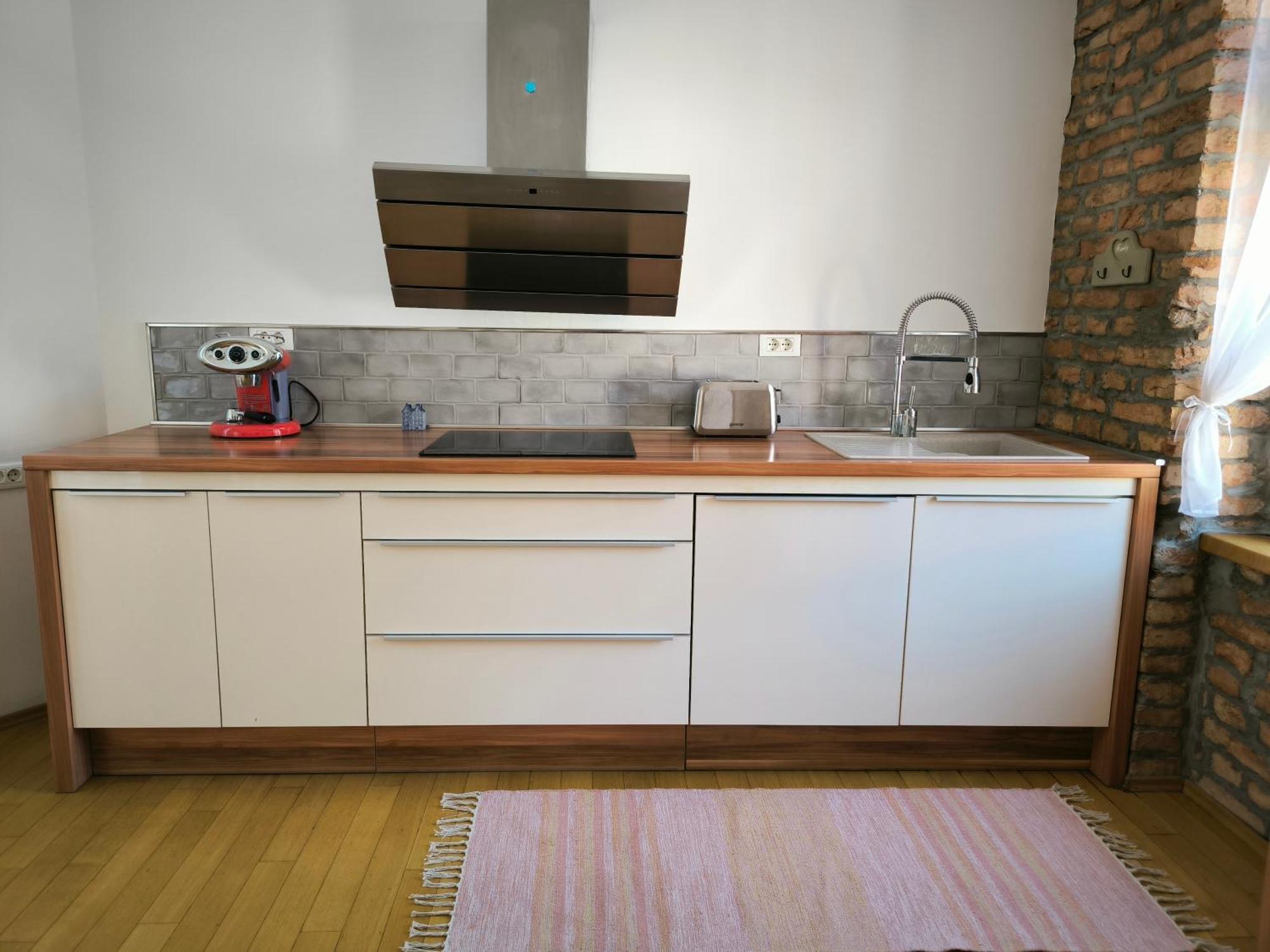 Deluxe Apartment,1583196137:JPEG