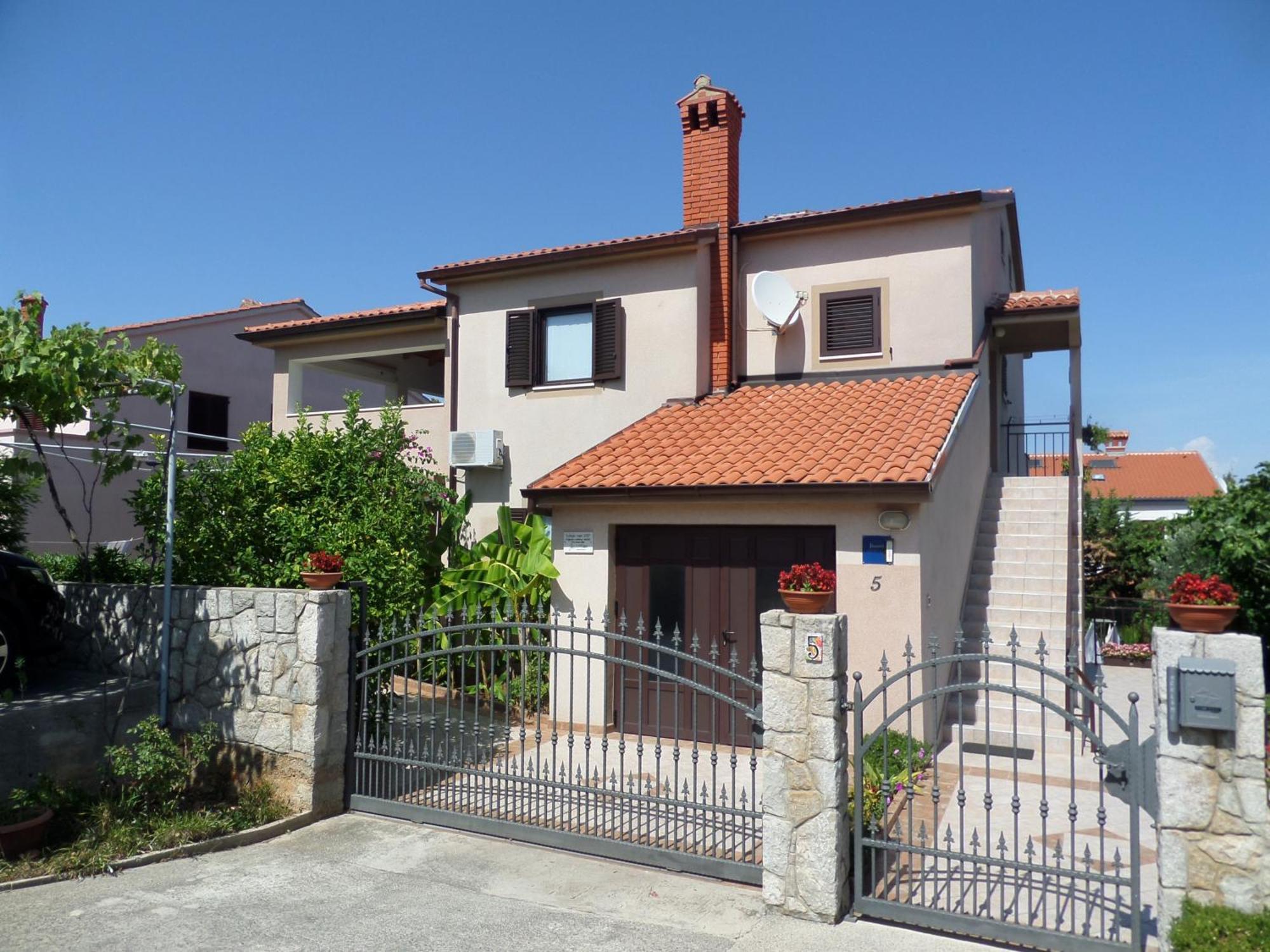 Two-Bedroom Apartment,877646207:JPEG