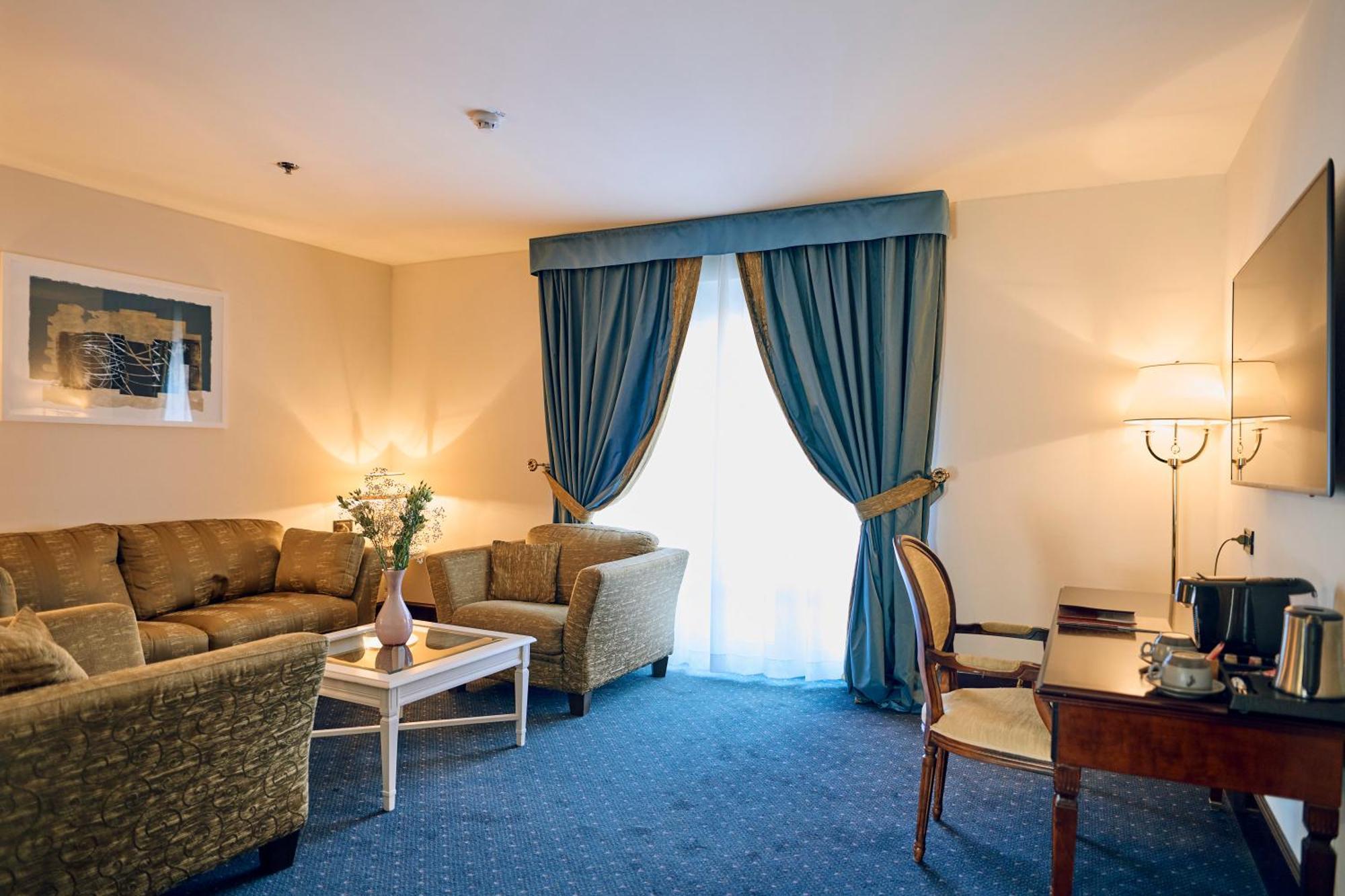 Premium Suite mit Meerblick und Balkon