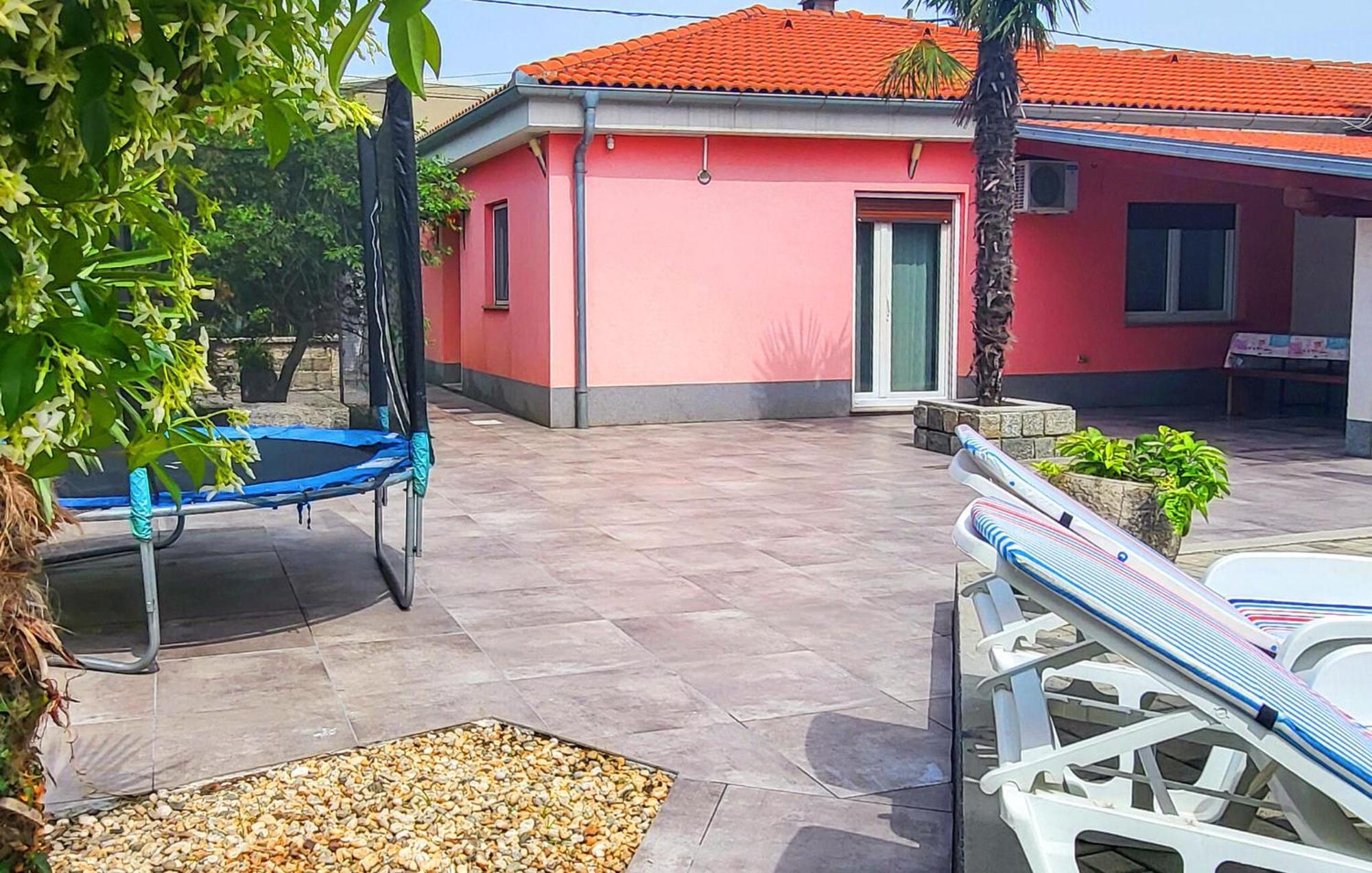 Two-Bedroom Holiday Home,1596144352:JPEG