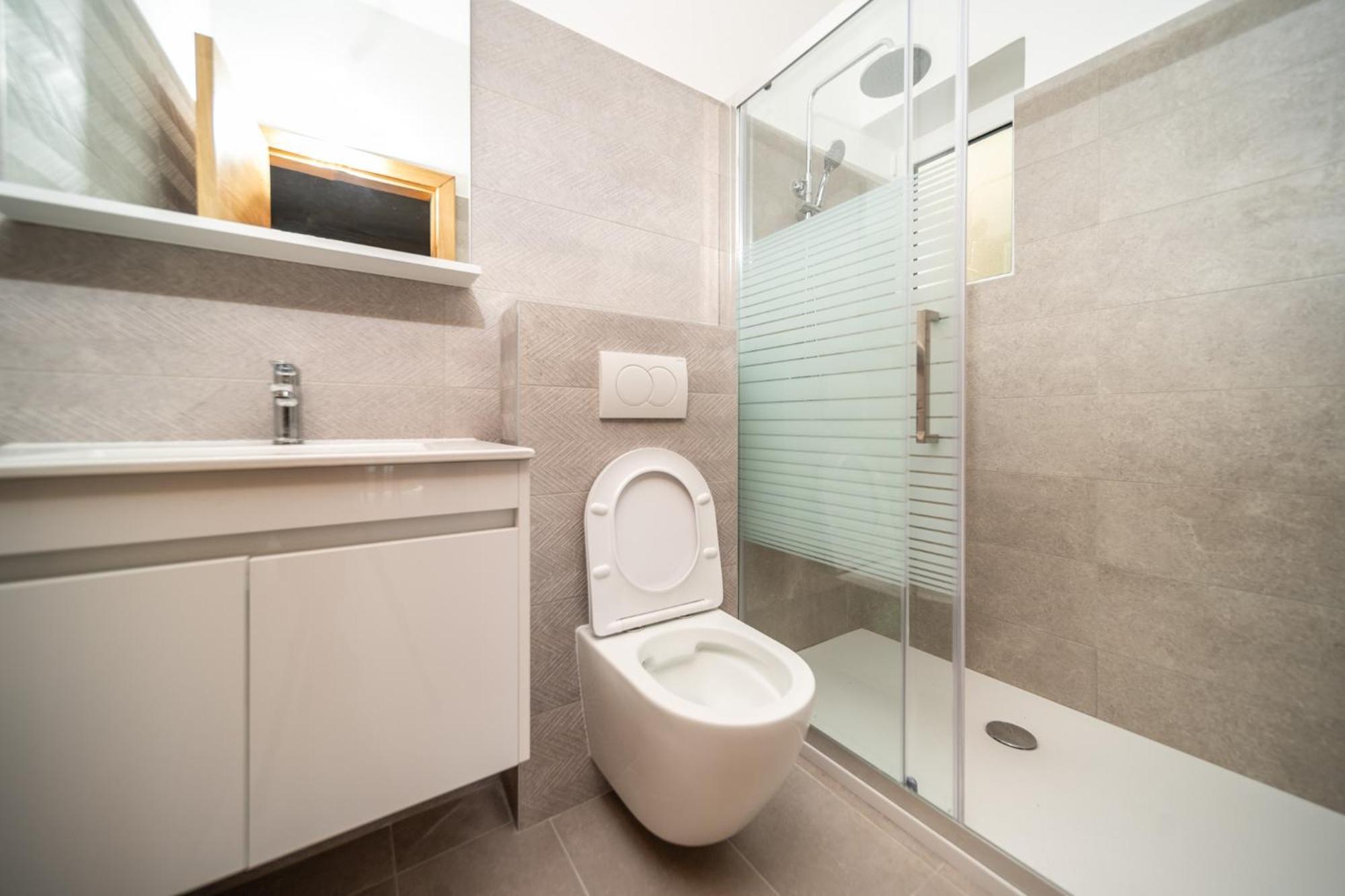 One-Bedroom Apartment with Terrace and Sea View,1605419358:JPEG