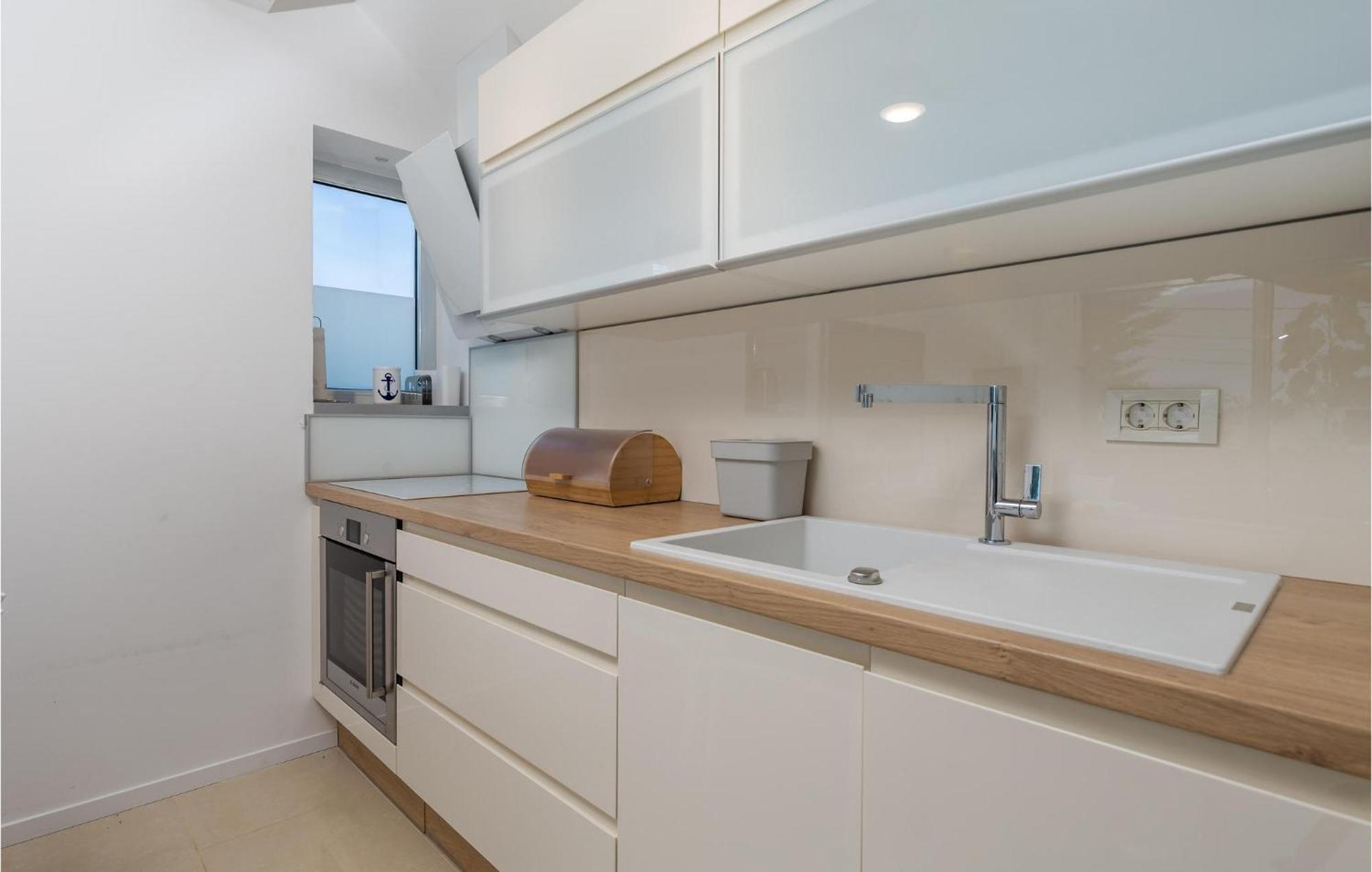 One-Bedroom Holiday Home