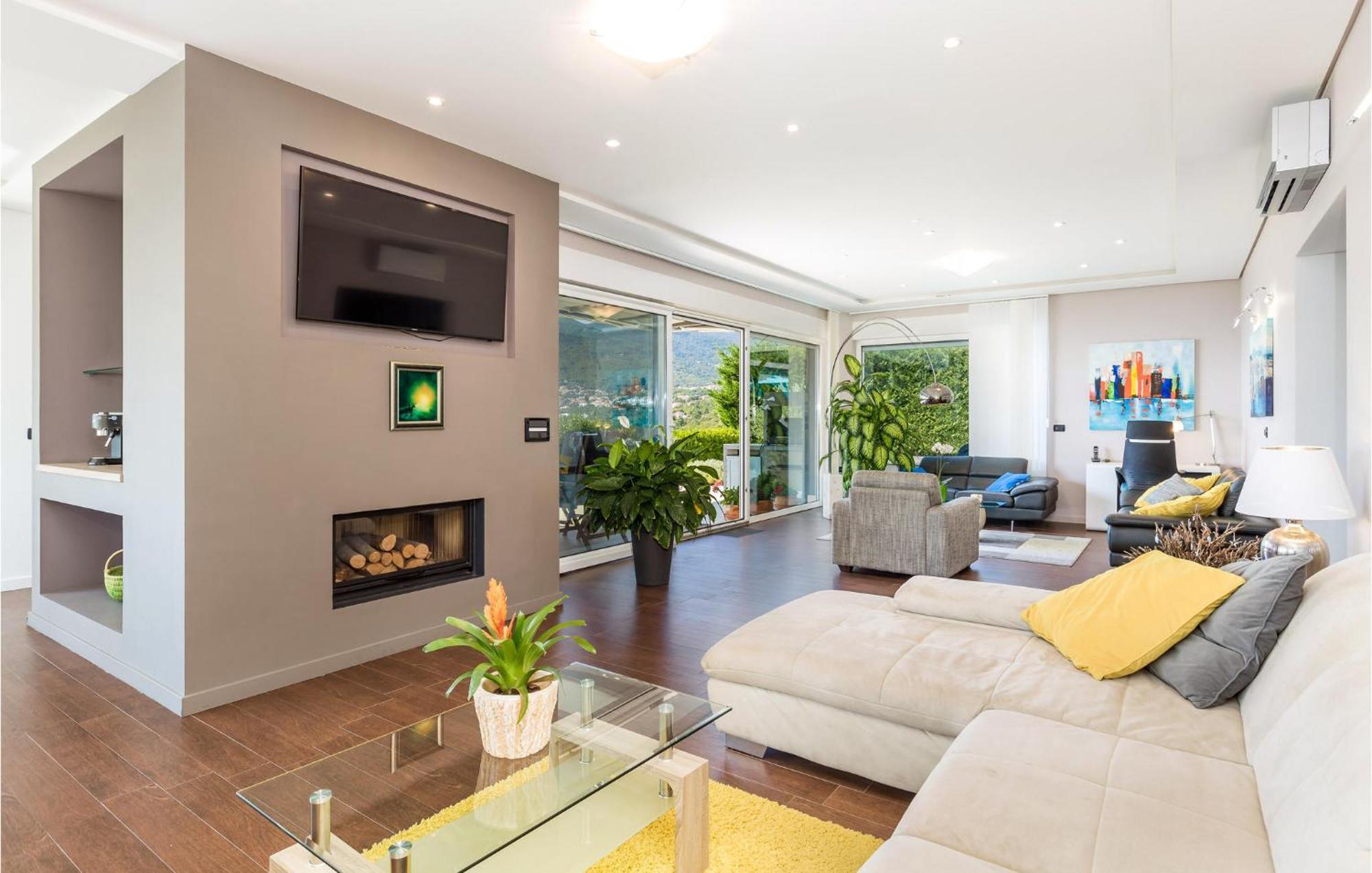 Six-Bedroom Holiday Home