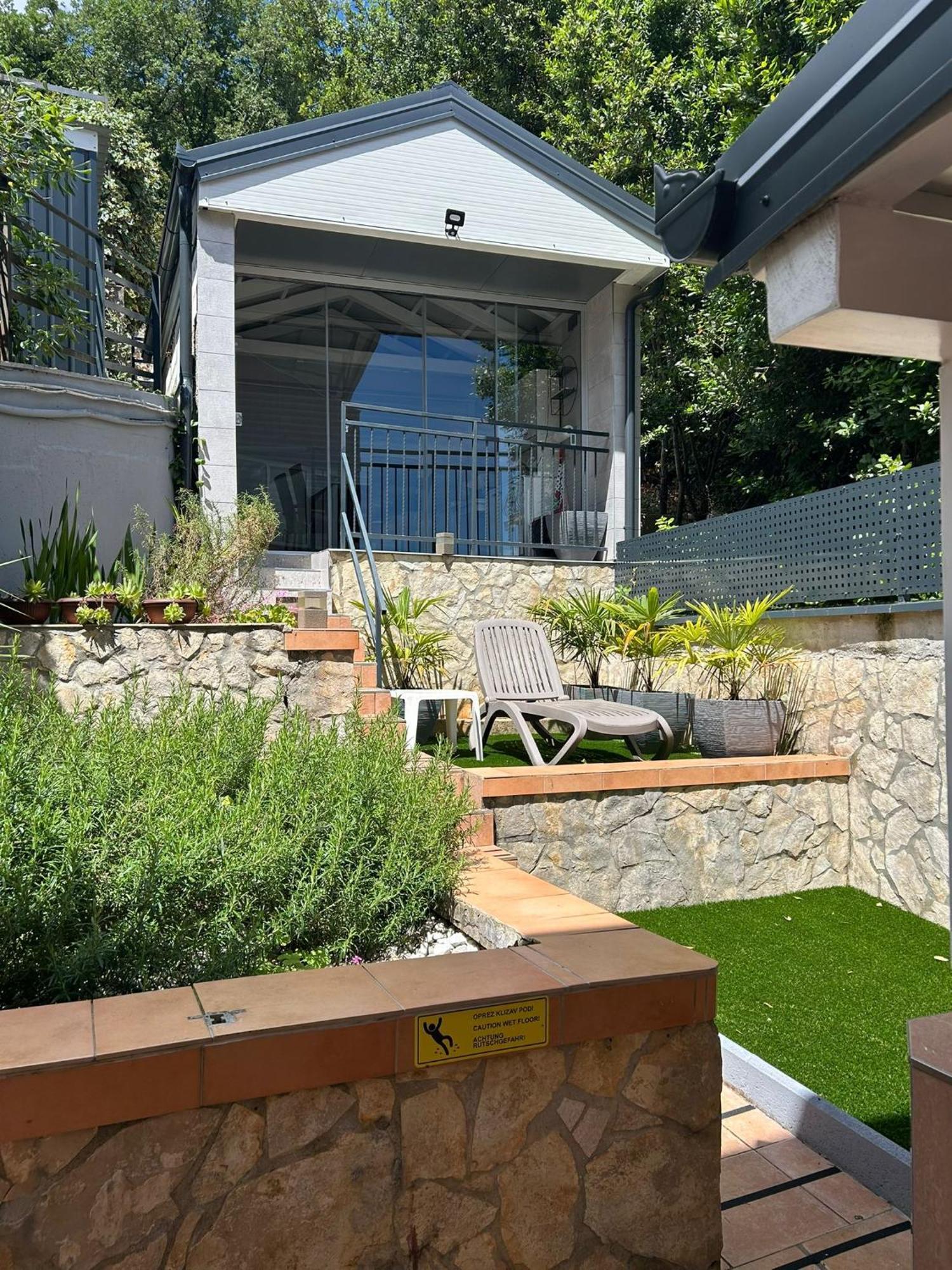 Apartment Garden View