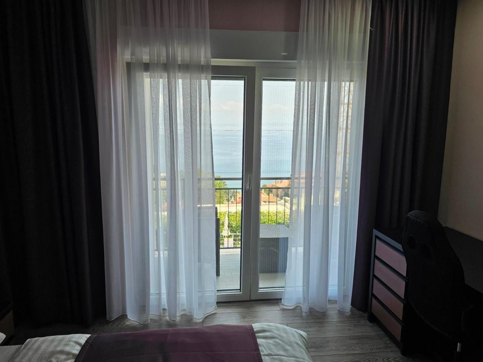 Two-Bedroom Apartment Terrace Sea View