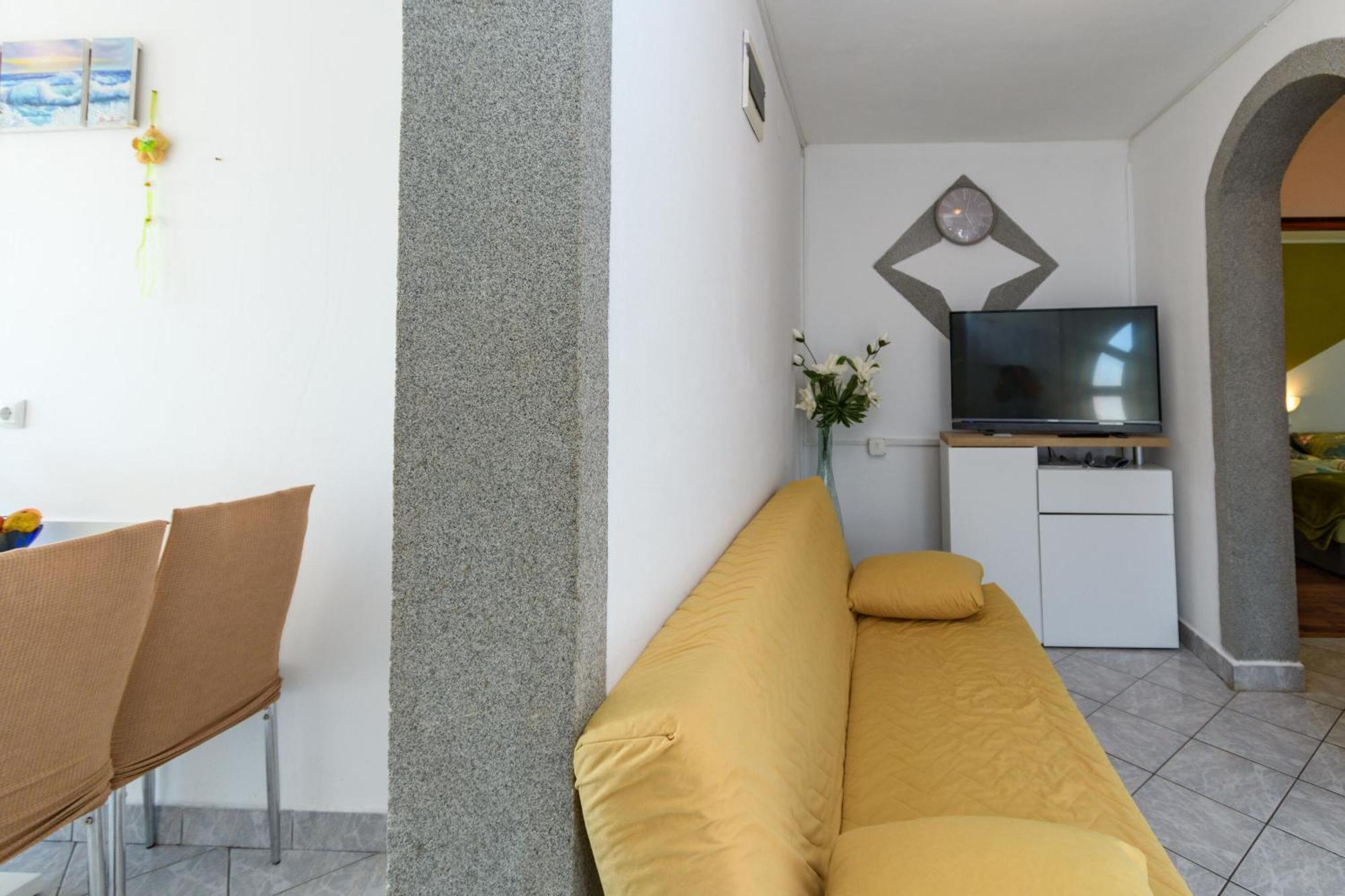 Two-Bedroom Apartment Sea View