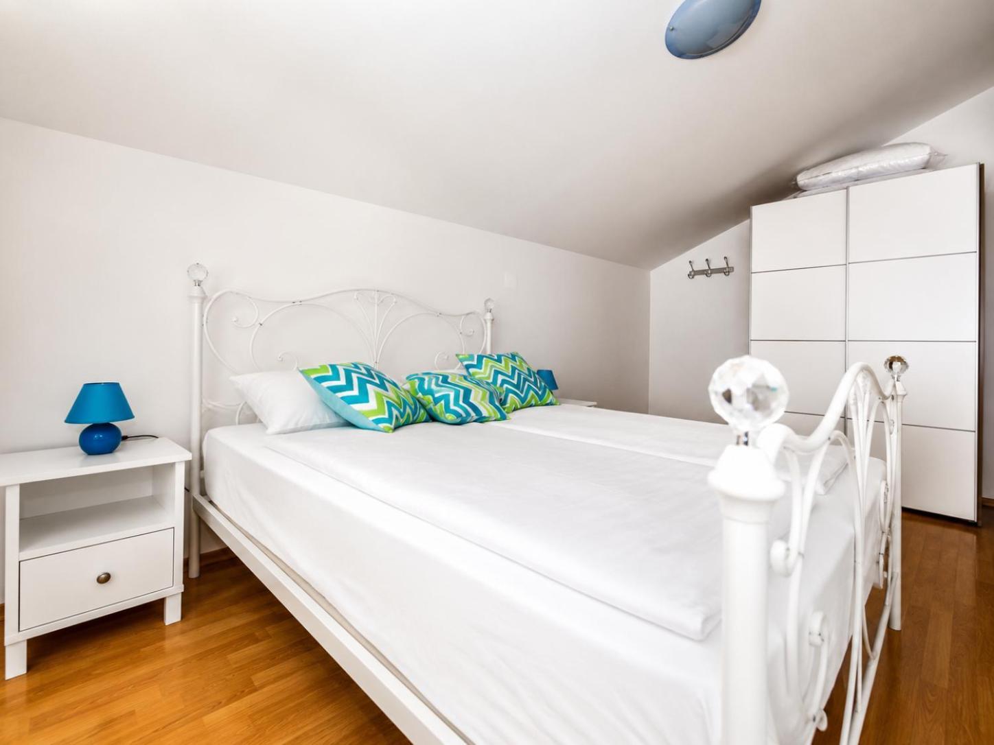 One-Bedroom Apartment Sea View Balcony