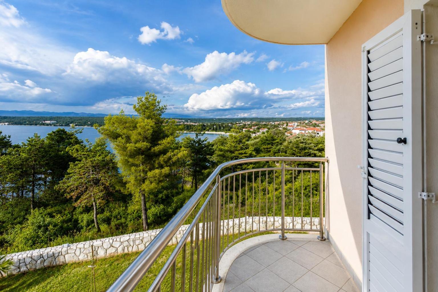 Superior One-Bedroom Apartment Sea View Balcony