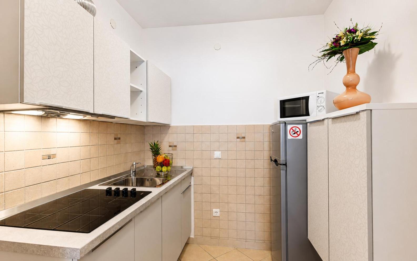 Superior Comfort One-Bedroom Apartment Sea View Balcony
