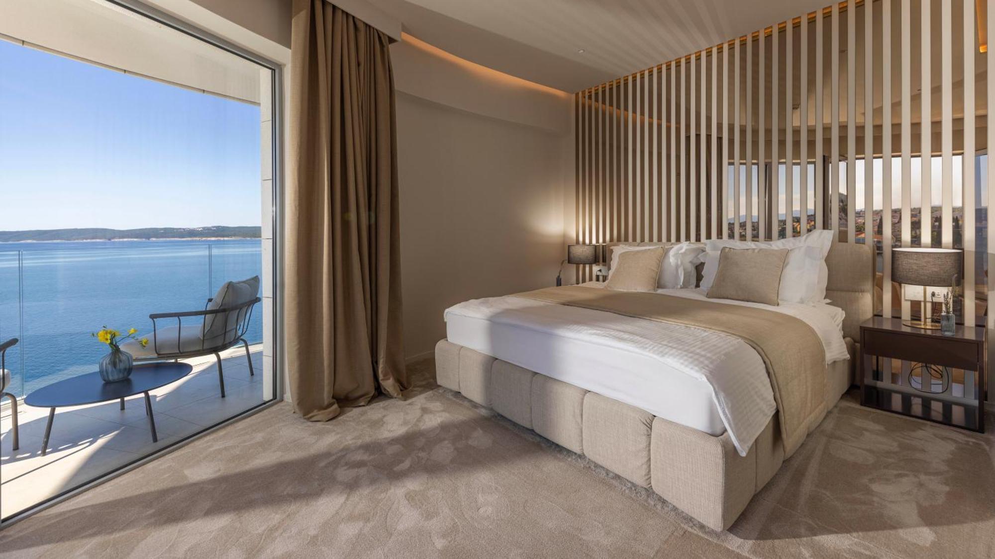 Deluxe Suite Balcony Sea View