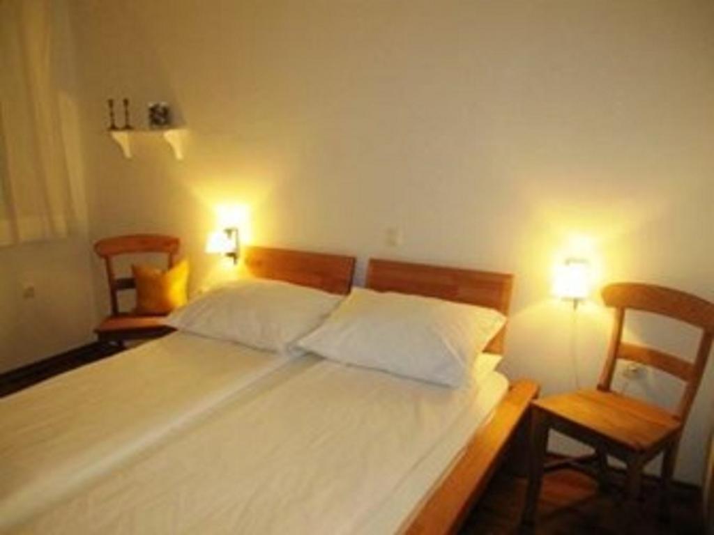 Two-Bedroom Apartment,196831033:JPEG