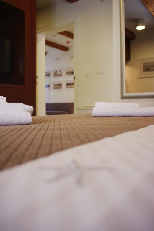 Deluxe Double Room with Balcony,1580807513:JPEG