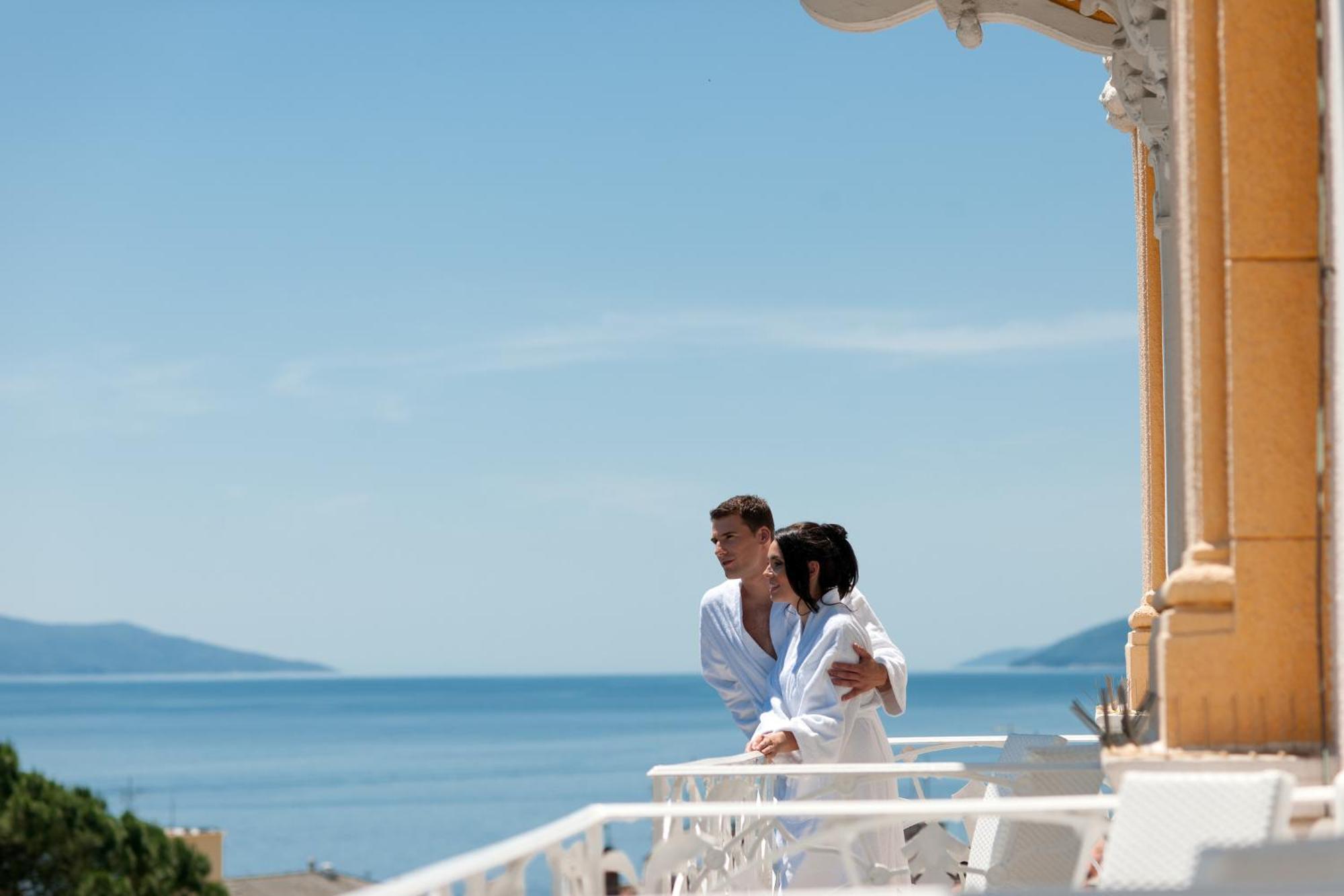 Queen Suite with Sea View