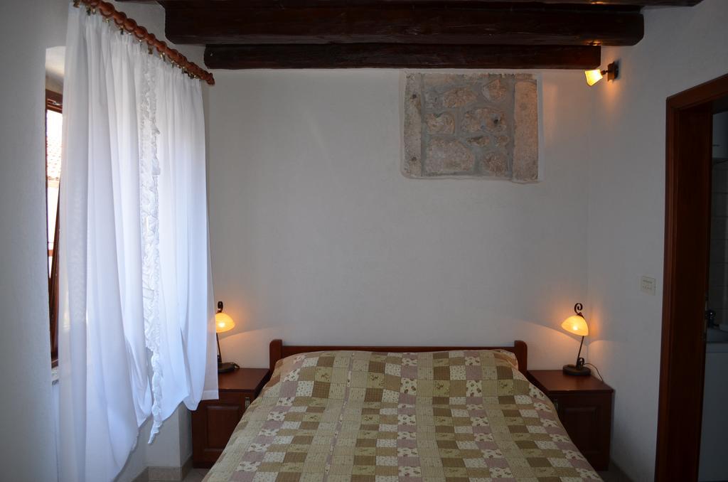 Studio with Balcony,326442142:JPEG