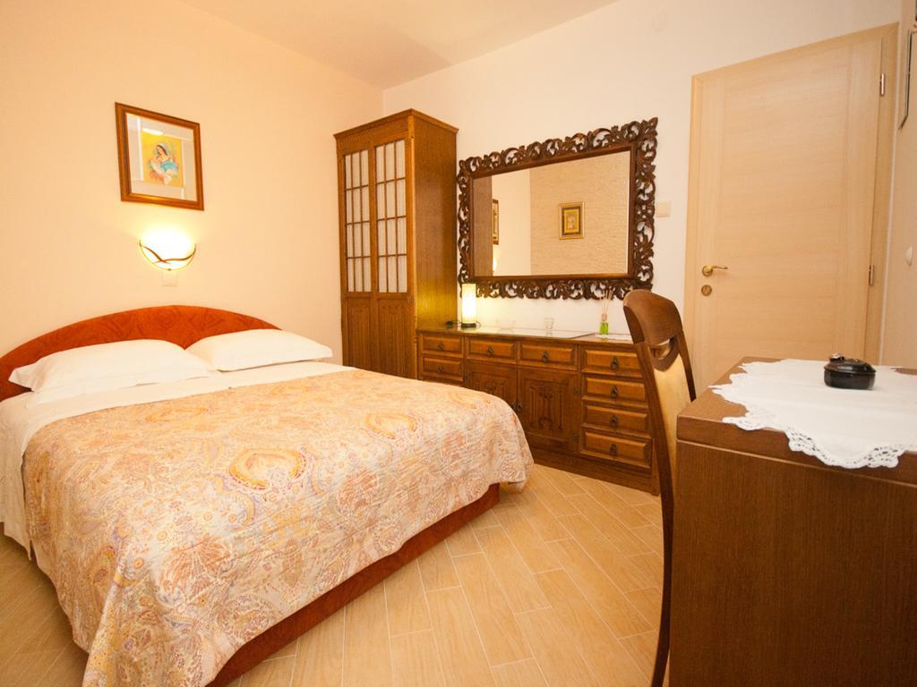 Double Room with Private Bathroom,871150898:JPEG