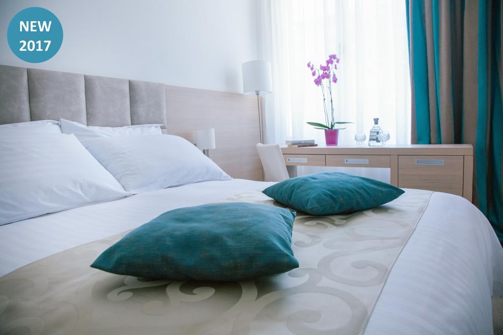 Double or Twin Room,403915293:JPEG