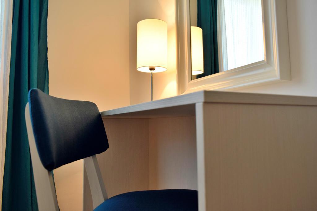 Two-Bedroom Apartment with Terrace and Partial Sea View,816026444:JPEG