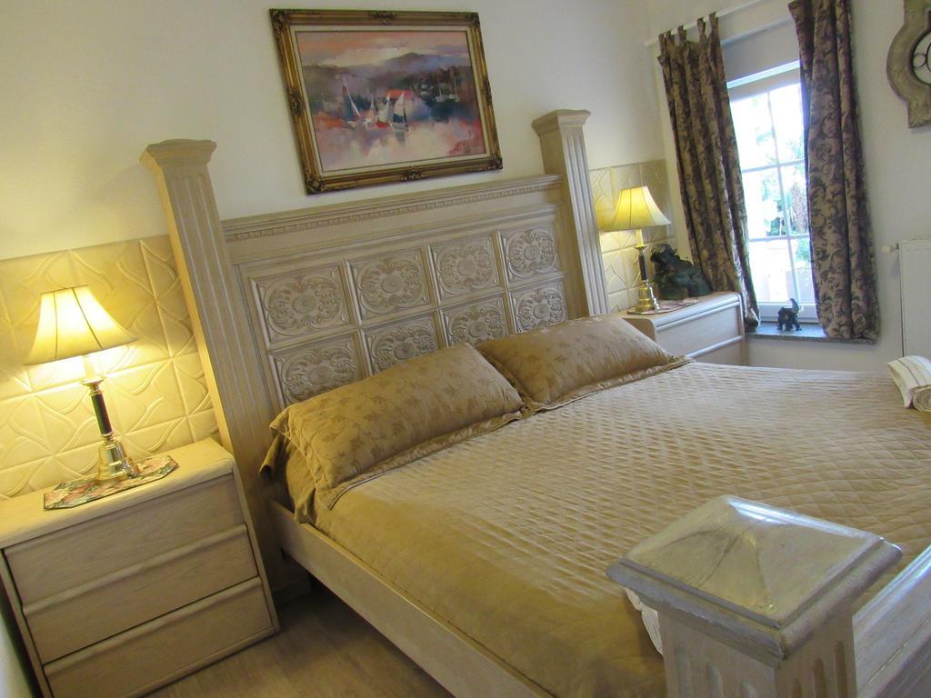 One-Bedroom Apartment,981750793:JPEG