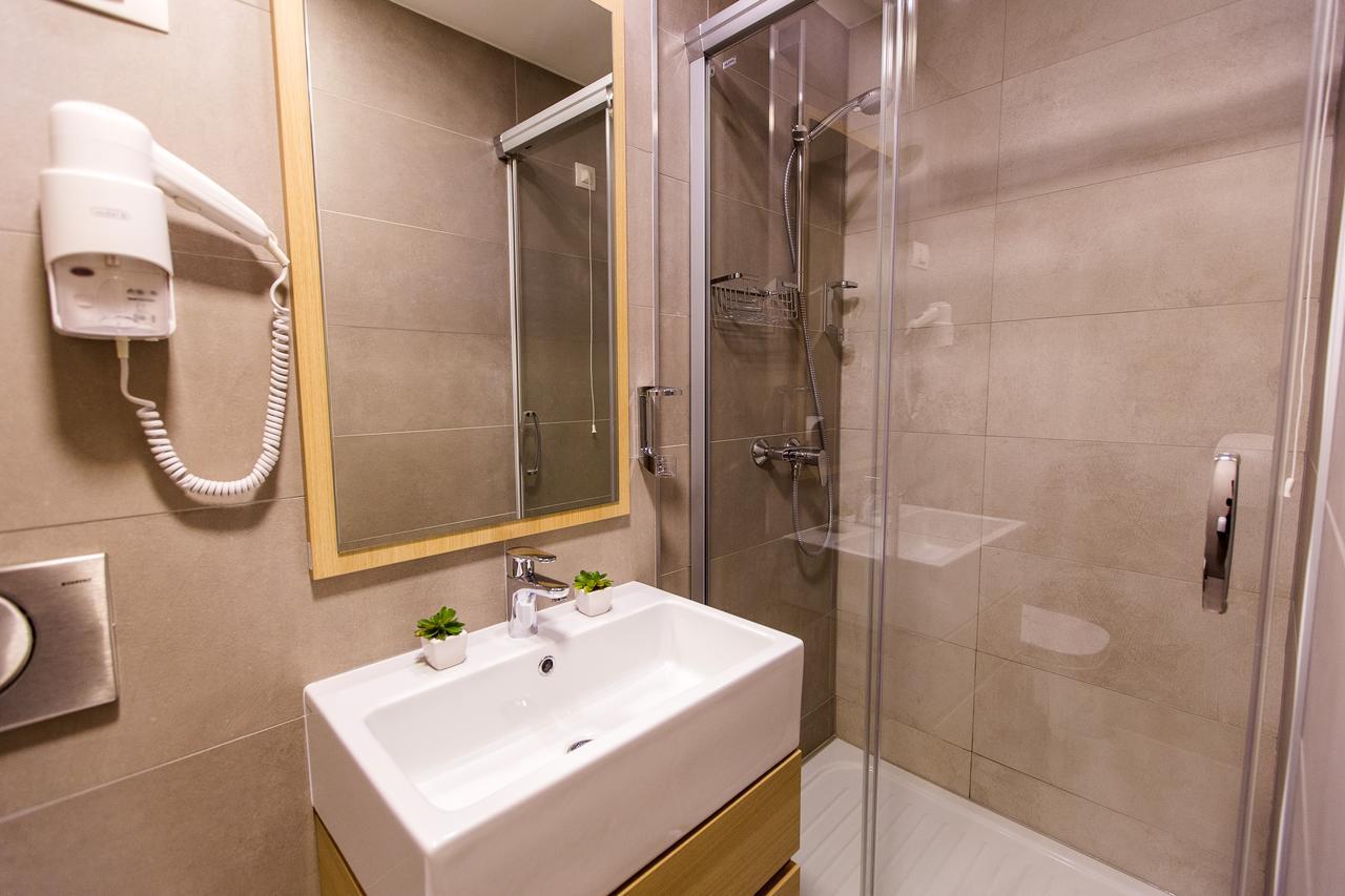 Standard Single Room,506771850:JPEG