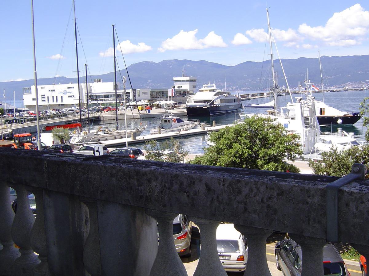 Apartment,526120008:JPEG