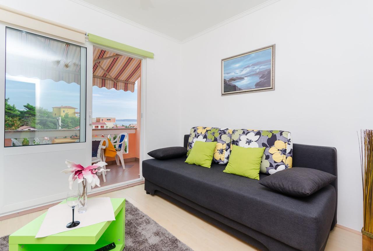 One-Bedroom Apartment,805707027:JPEG